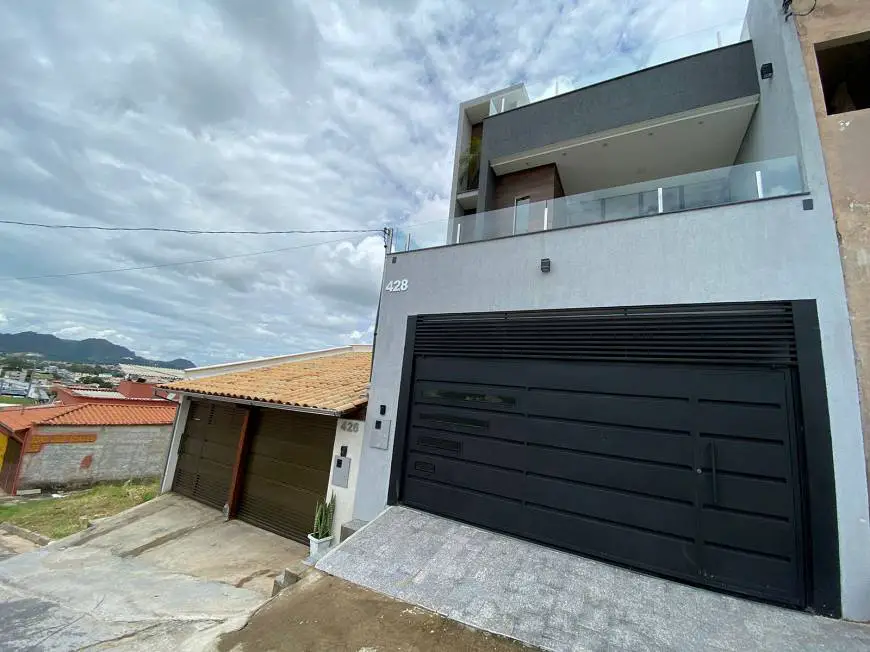 Foto 1 de Casa com 3 Quartos à venda, 150m² em São Judas Tadeu, São João Del Rei