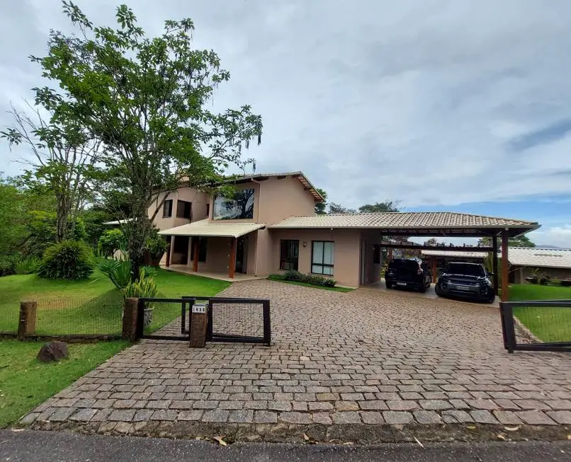 Foto 1 de Casa de Condomínio com 5 Quartos à venda, 450m² em Canto das Águas, Rio Acima
