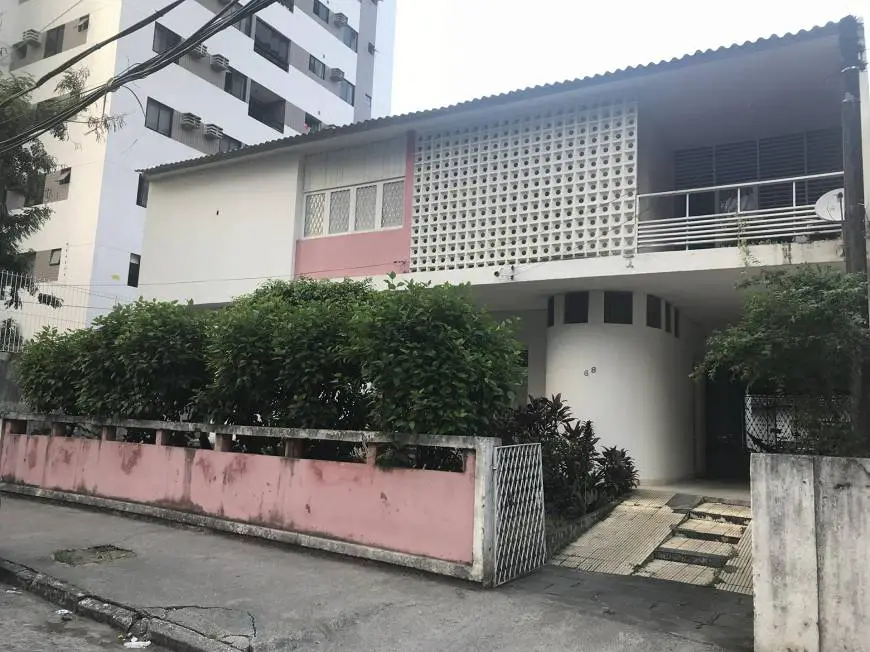 Foto 1 de Apartamento com 4 Quartos à venda, 700m² em Casa Amarela, Recife