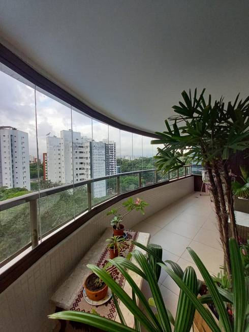 Foto 1 de Apartamento com 4 Quartos à venda, 145m² em Itaigara, Salvador