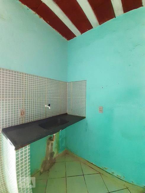 Foto 4 de Apartamento com 1 Quarto para alugar, 18m² em Cascadura, Rio de Janeiro