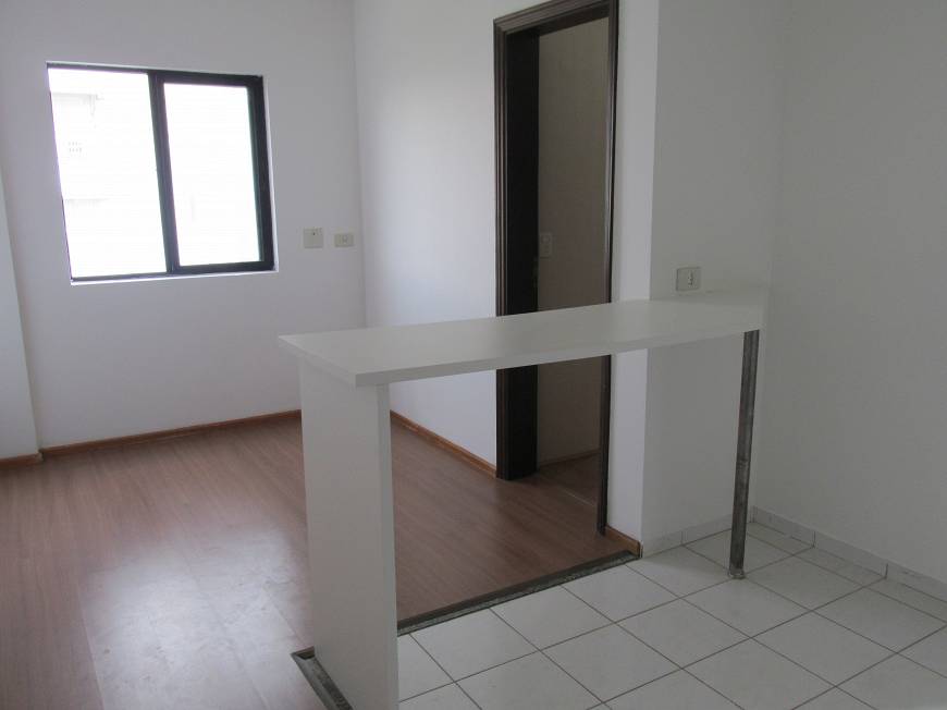 Foto 2 de Apartamento com 1 Quarto para alugar, 55m² em Centro, Londrina