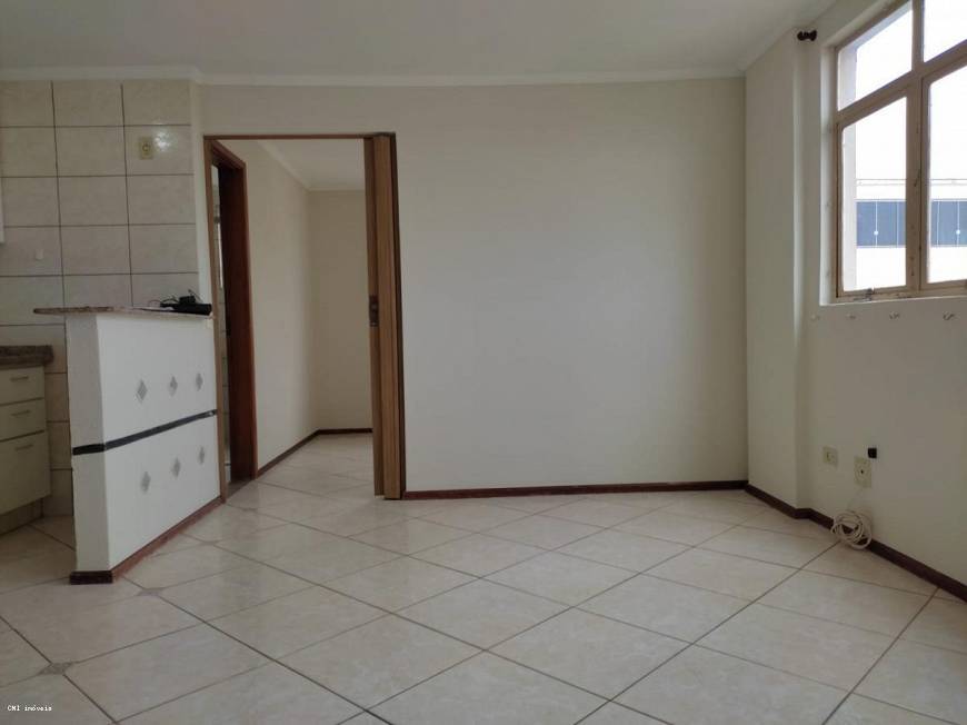 Foto 2 de Apartamento com 1 Quarto para alugar, 40m² em Chacaras Pietraroia , Londrina