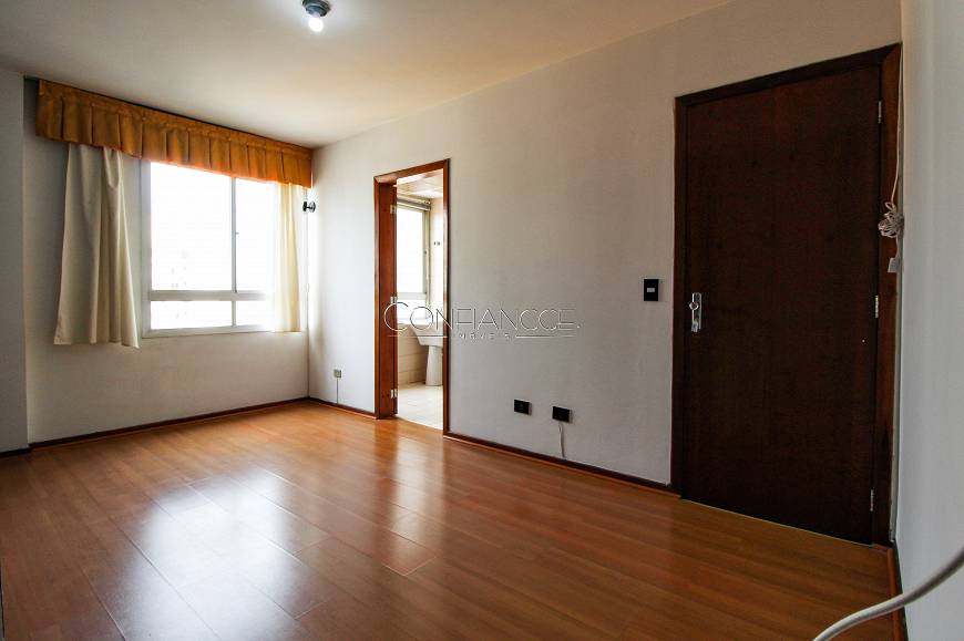 Foto 2 de Apartamento com 1 Quarto para alugar, 37m² em Cristo Rei, Curitiba