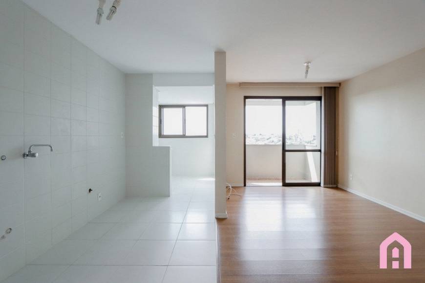 Foto 3 de Apartamento com 1 Quarto à venda, 54m² em Floresta, Caxias do Sul
