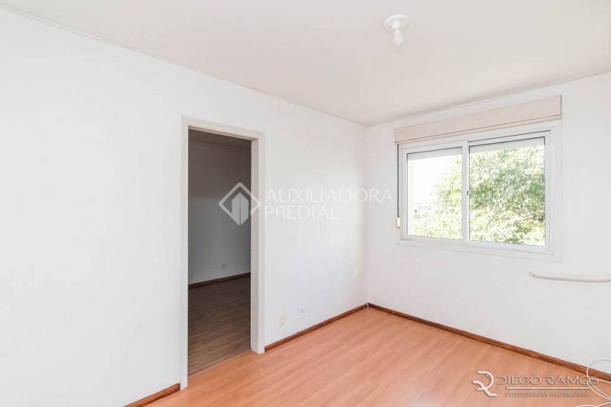 Foto 1 de Apartamento com 1 Quarto para alugar, 34m² em Humaitá, Porto Alegre