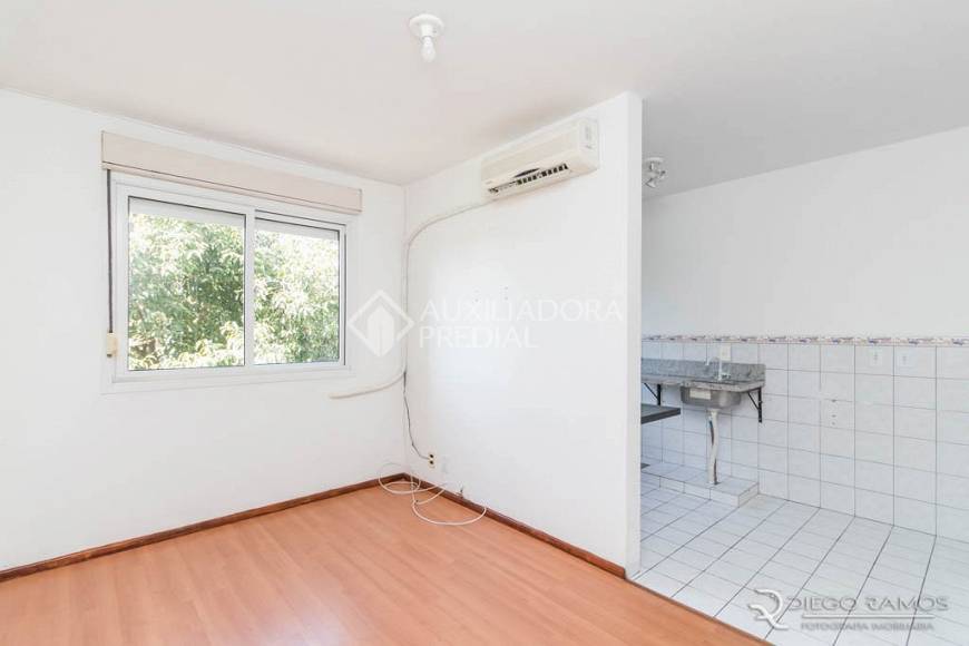 Foto 2 de Apartamento com 1 Quarto para alugar, 34m² em Humaitá, Porto Alegre