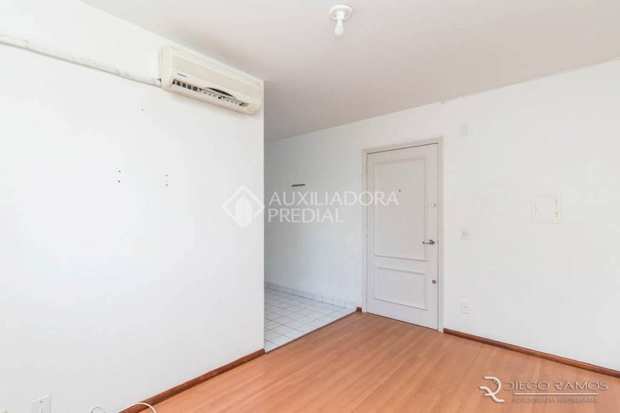 Foto 3 de Apartamento com 1 Quarto para alugar, 34m² em Humaitá, Porto Alegre