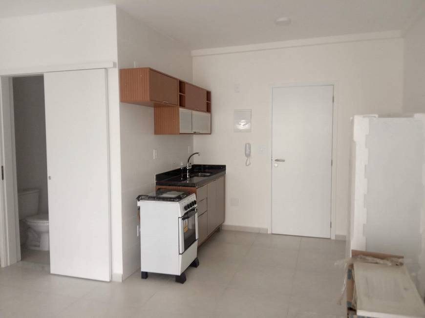 Foto 2 de Apartamento com 1 Quarto para venda ou aluguel, 42m² em Jardim Jalisco, Resende