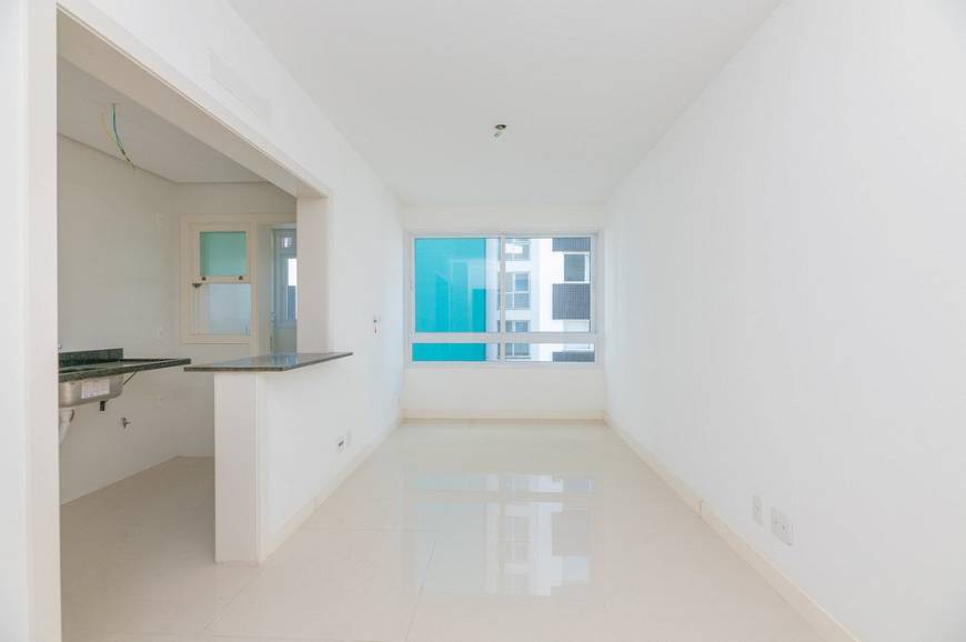 Foto 3 de Apartamento com 1 Quarto à venda, 54m² em Passo da Areia, Porto Alegre