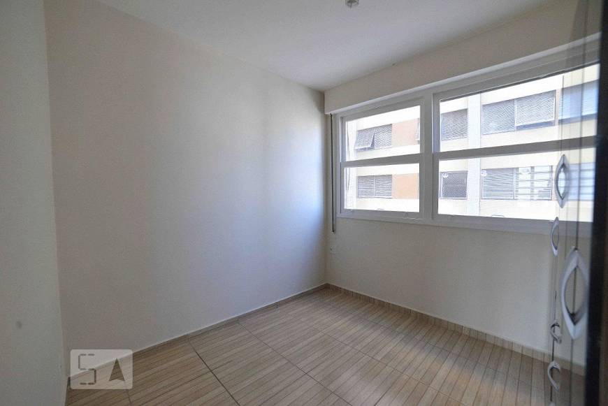 Foto 4 de Apartamento com 2 Quartos para alugar, 52m² em Cambuci, São Paulo