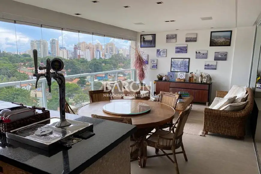 Foto 2 de Apartamento com 2 Quartos à venda, 180m² em Campo Belo, São Paulo