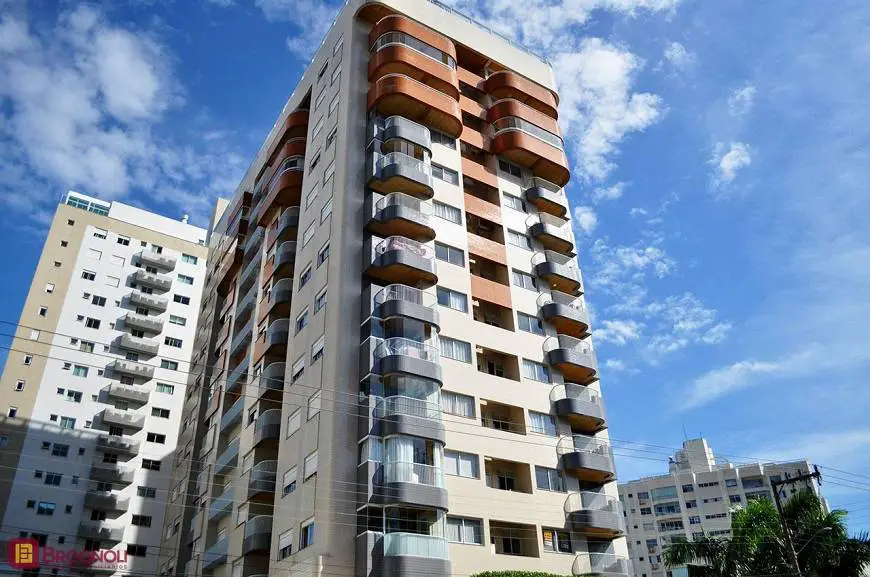 Foto 1 de Apartamento com 2 Quartos para alugar, 65m² em Centro, Florianópolis