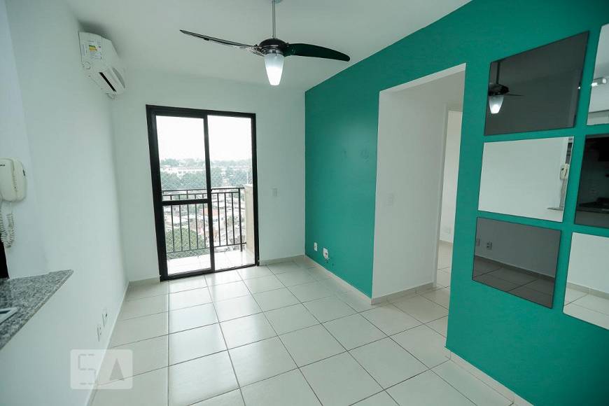 Foto 1 de Apartamento com 2 Quartos para alugar, 48m² em Del Castilho, Rio de Janeiro
