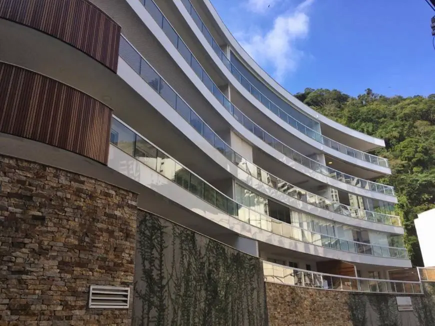 Foto 1 de Apartamento com 2 Quartos à venda, 108m² em Lagoa, Rio de Janeiro