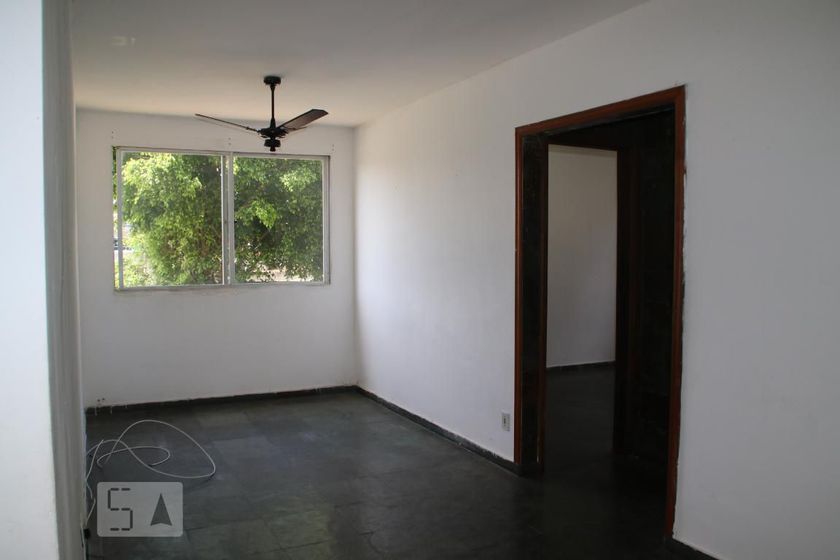 Foto 3 de Apartamento com 2 Quartos para alugar, 45m² em Pechincha, Rio de Janeiro