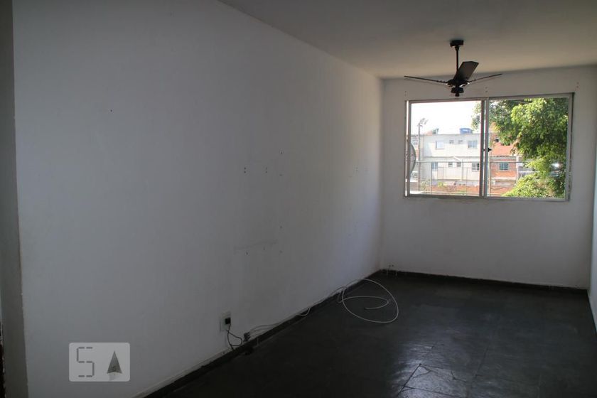 Foto 4 de Apartamento com 2 Quartos para alugar, 45m² em Pechincha, Rio de Janeiro