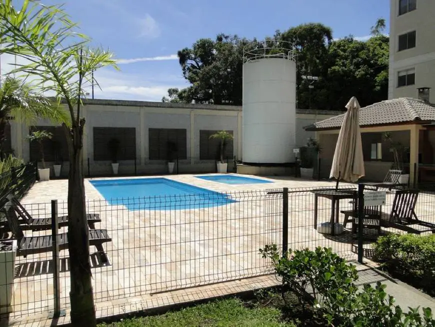 Foto 2 de Apartamento com 2 Quartos para alugar, 52m² em Portão, Curitiba