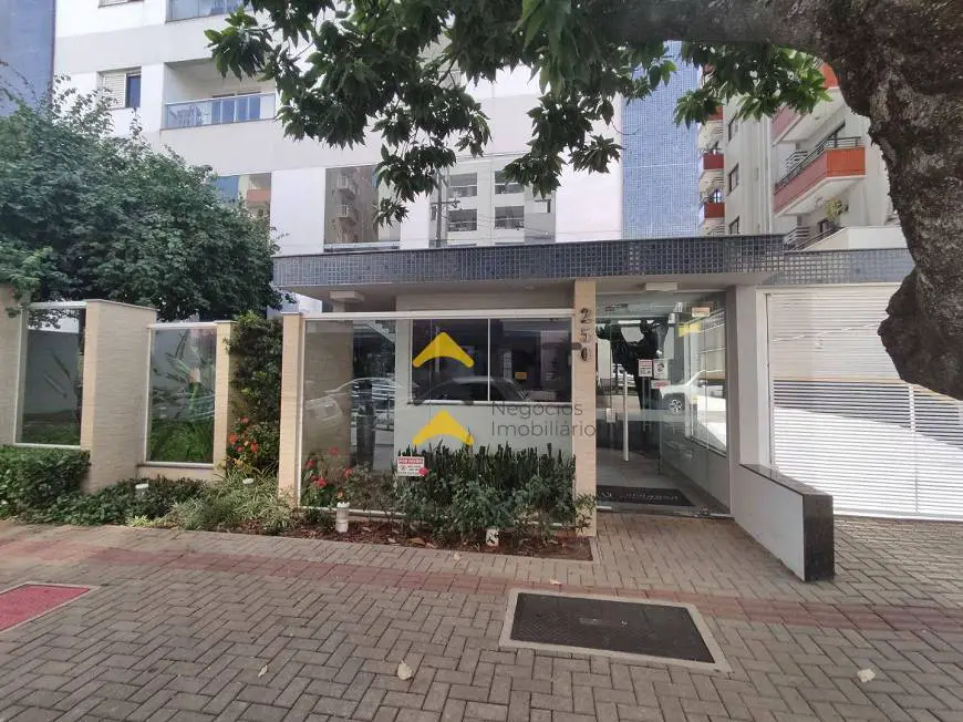 Foto 3 de Apartamento com 2 Quartos para alugar, 61m² em Vila Ipiranga, Londrina