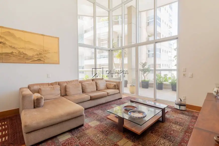 Foto 1 de Apartamento com 2 Quartos à venda, 151m² em Vila Nova Conceição, São Paulo