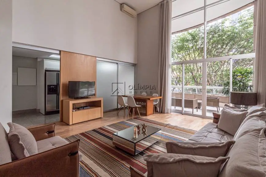 Foto 1 de Apartamento com 2 Quartos para alugar, 163m² em Vila Nova Conceição, São Paulo