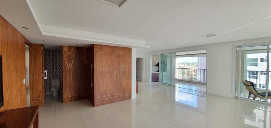 Foto 2 de Apartamento com 3 Quartos para alugar, 234m² em Campo Belo, São Paulo