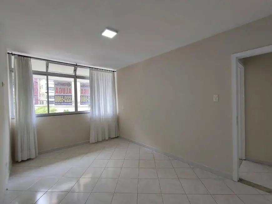 Foto 3 de Apartamento com 3 Quartos para alugar, 66m² em Centro, Florianópolis