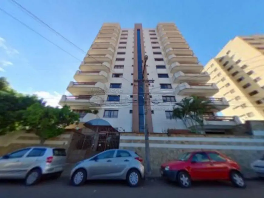 Foto 1 de Apartamento com 3 Quartos para alugar, 135m² em Centro, São Carlos