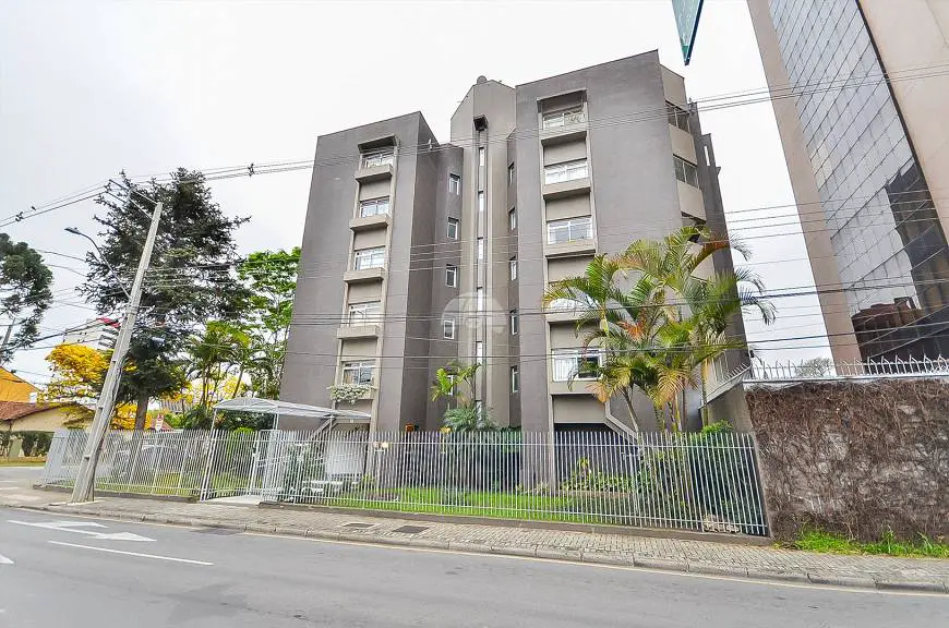 Foto 1 de Apartamento com 3 Quartos à venda, 129m² em Centro Cívico, Curitiba