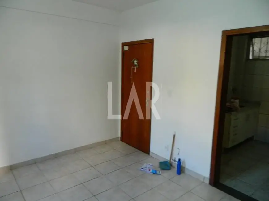 Foto 2 de Apartamento com 3 Quartos para alugar, 67m² em Fernão Dias, Belo Horizonte