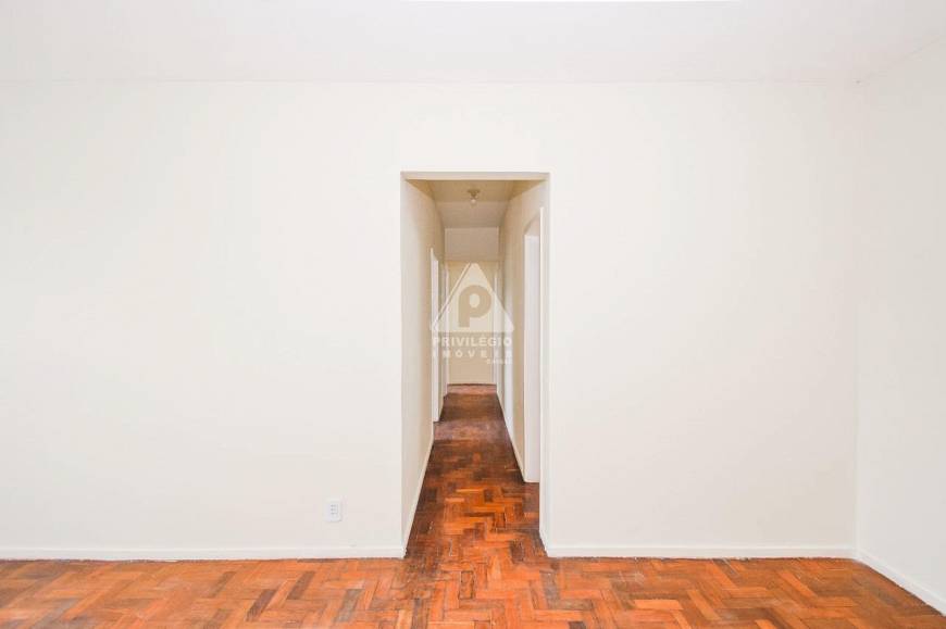 Foto 3 de Apartamento com 3 Quartos para alugar, 73m² em Grajaú, Rio de Janeiro