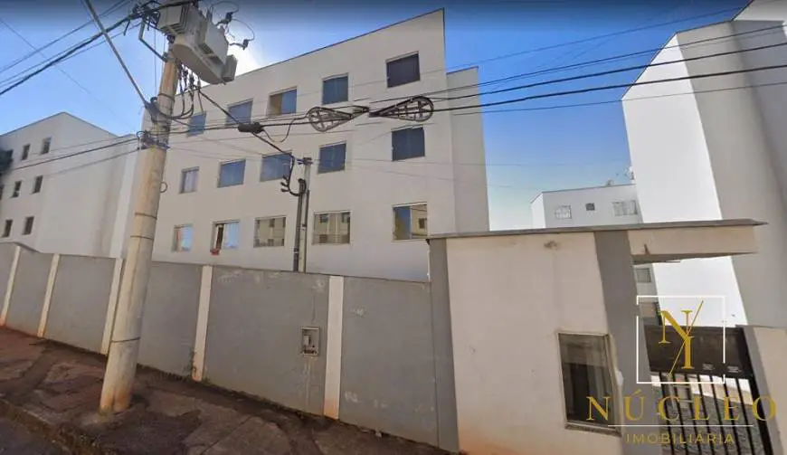 Foto 1 de Apartamento com 3 Quartos à venda, 50m² em , Itatiaiuçu