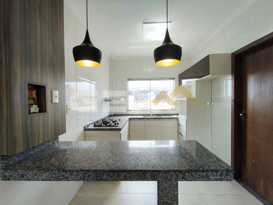 Foto 1 de Apartamento com 3 Quartos à venda, 77m² em Manoel Valinhas, Divinópolis