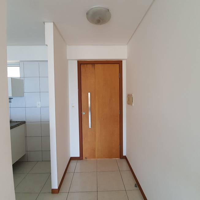 Foto 2 de Apartamento com 3 Quartos para alugar, 70m² em Meireles, Fortaleza