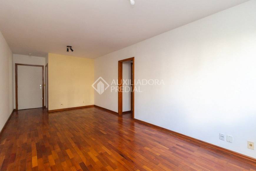Foto 3 de Apartamento com 3 Quartos para alugar, 105m² em Petrópolis, Porto Alegre