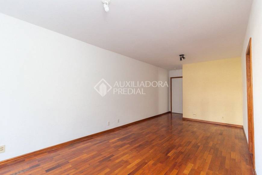 Foto 4 de Apartamento com 3 Quartos para alugar, 105m² em Petrópolis, Porto Alegre