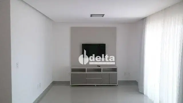 Foto 1 de Apartamento com 3 Quartos para alugar, 110m² em Saraiva, Uberlândia