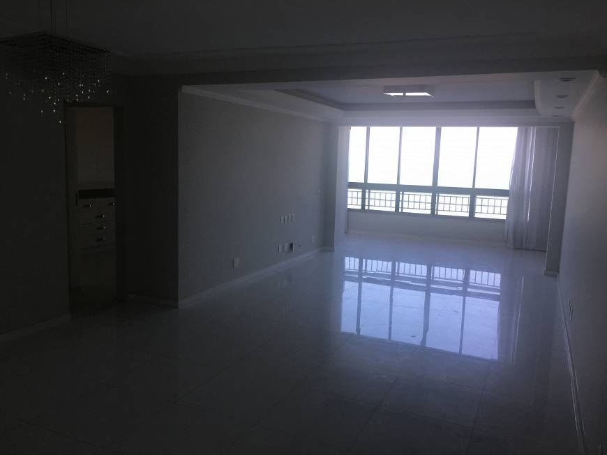 Foto 1 de Apartamento com 4 Quartos à venda, 170m² em Cavaleiros, Macaé