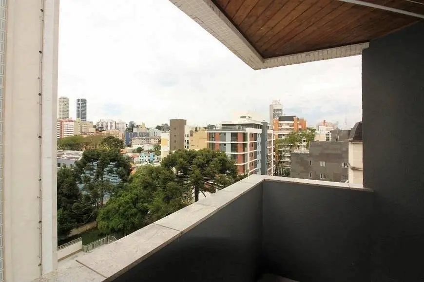 Foto 1 de Apartamento com 4 Quartos para alugar, 400m² em Centro, Curitiba