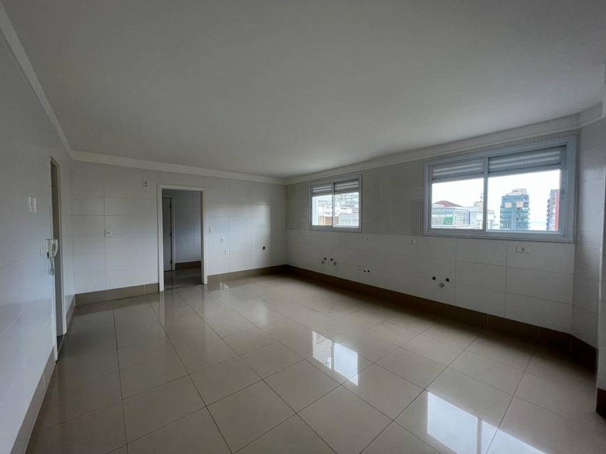 Foto 4 de Apartamento com 4 Quartos à venda, 220m² em Gonzaga, Santos