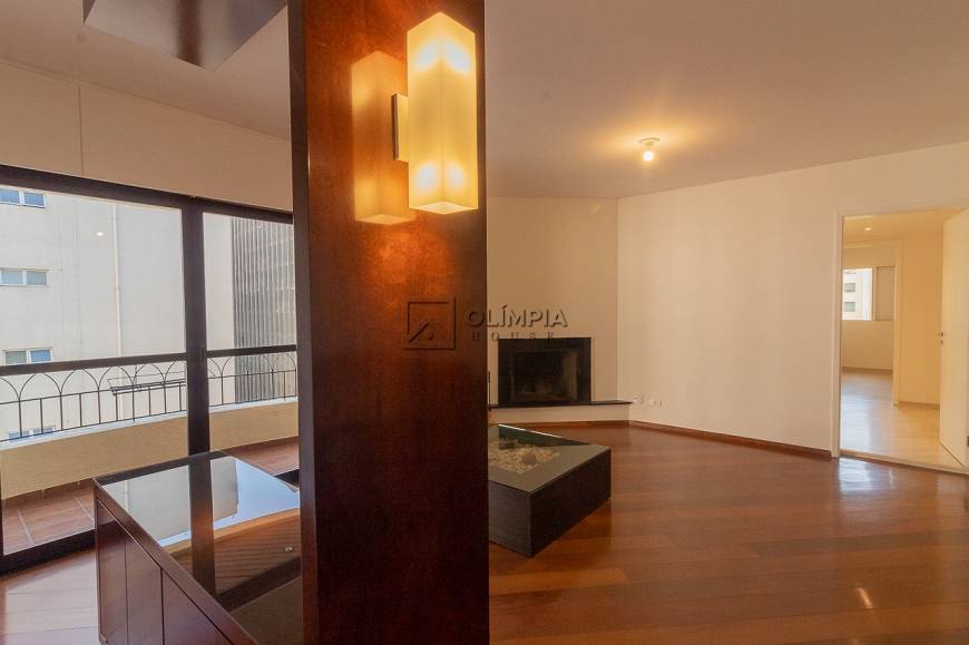 Foto 5 de Apartamento com 4 Quartos para alugar, 142m² em Itaim Bibi, São Paulo