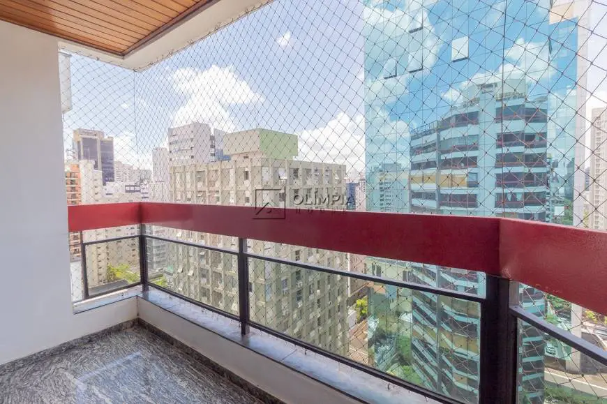 Foto 3 de Apartamento com 4 Quartos para alugar, 150m² em Itaim Bibi, São Paulo