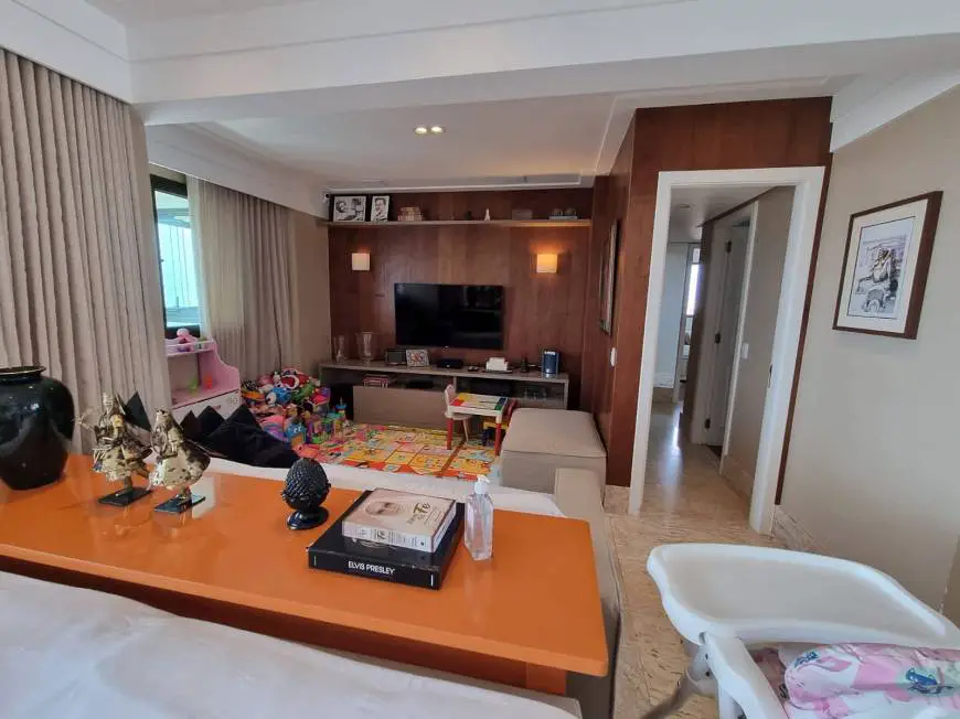 Foto 2 de Apartamento com 4 Quartos à venda, 158m² em Pituba, Salvador
