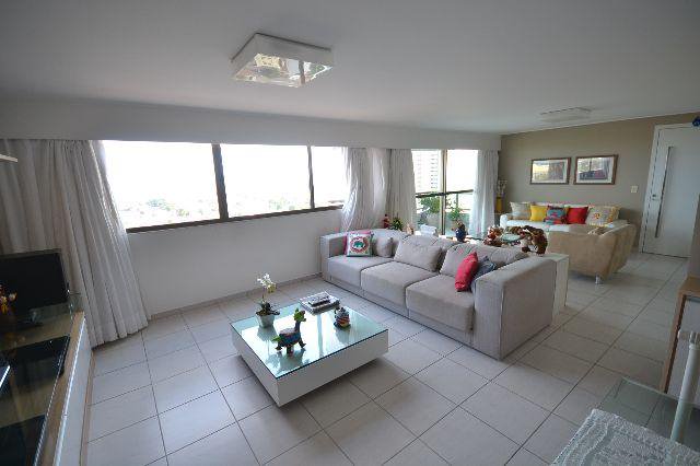 Foto 1 de Apartamento com 4 Quartos à venda, 190m² em Torreão, Recife