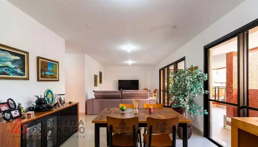 Foto 1 de Apartamento com 4 Quartos à venda, 207m² em Vila Mariana, São Paulo