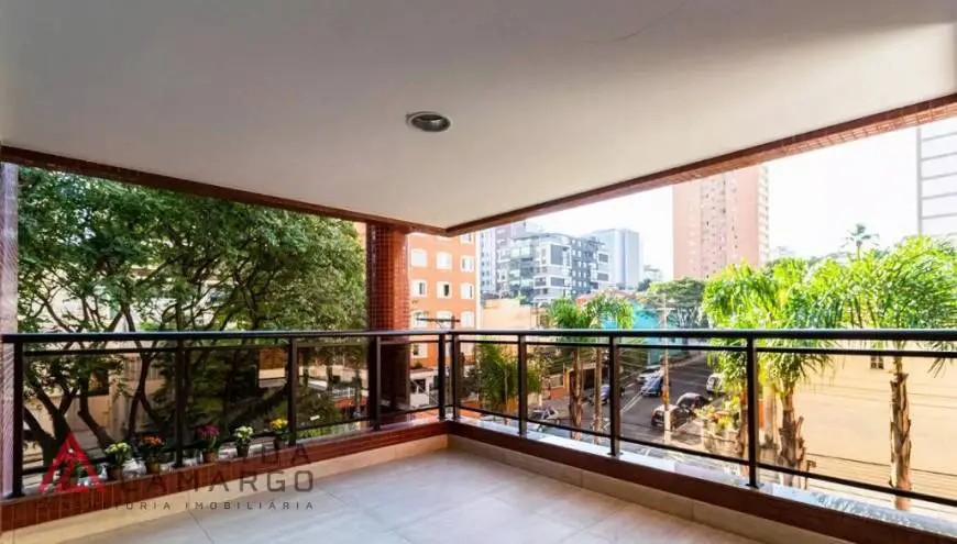 Foto 5 de Apartamento com 4 Quartos à venda, 207m² em Vila Mariana, São Paulo