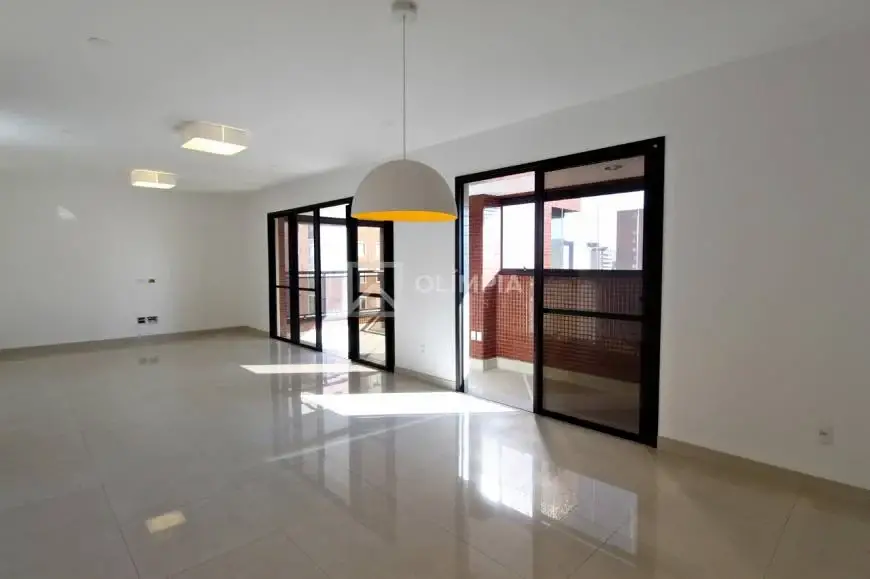 Foto 3 de Apartamento com 4 Quartos para alugar, 208m² em Vila Mariana, São Paulo