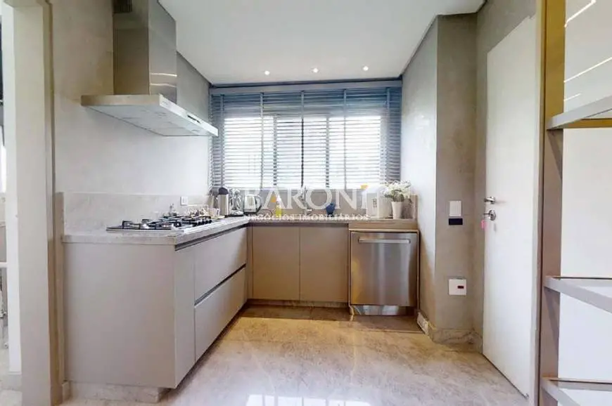 Foto 4 de Apartamento com 4 Quartos à venda, 278m² em Vila Olímpia, São Paulo