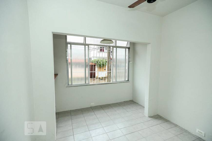 Foto 1 de Casa com 2 Quartos para alugar, 80m² em Abolição, Rio de Janeiro