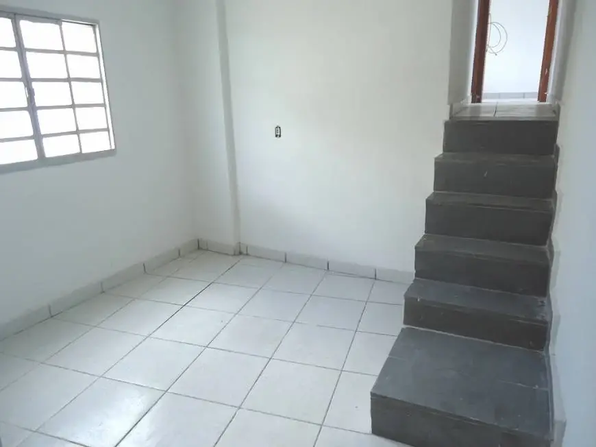 Foto 1 de Casa com 2 Quartos para alugar, 45m² em Boa Vista, Belo Horizonte